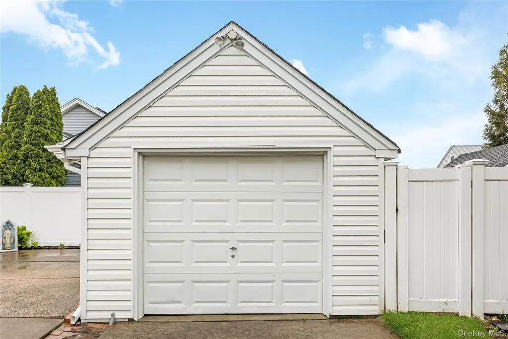 219 Oakview Avenue Oceanside NY 11572