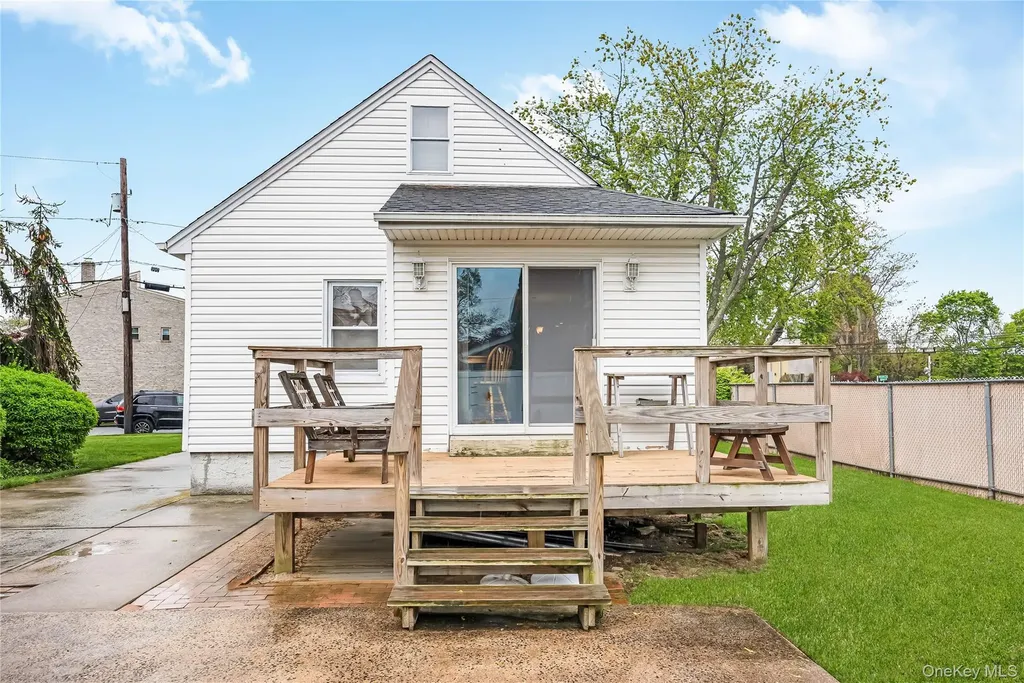 219 Oakview Avenue Oceanside NY 11572