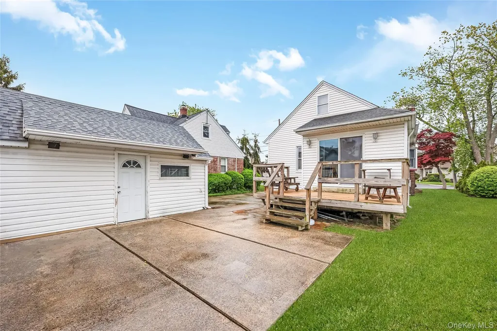 219 Oakview Avenue Oceanside NY 11572