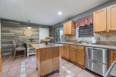 502 Martha Avenue Bellport NY 11713