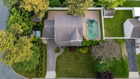 502 Martha Avenue Bellport NY 11713