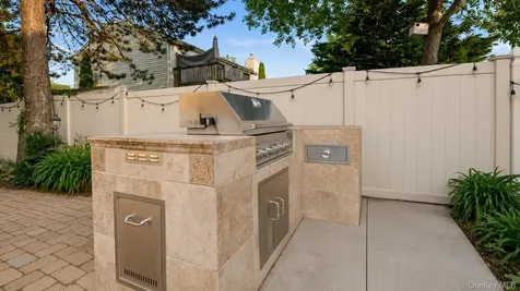 502 Martha Avenue Bellport NY 11713