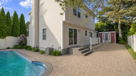 502 Martha Avenue Bellport NY 11713