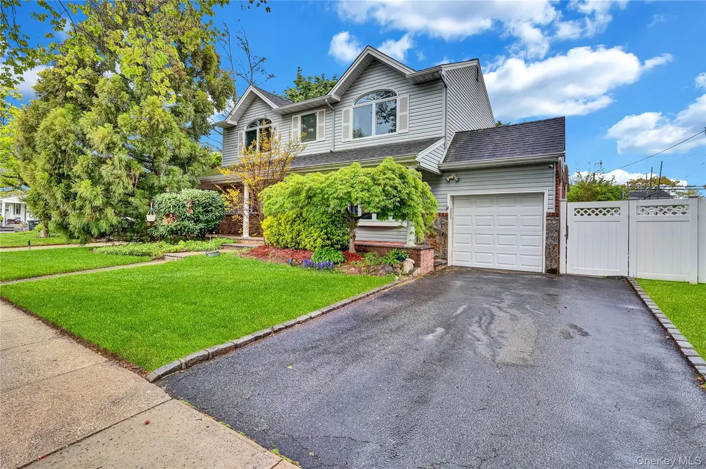 138 Norman Drive East Meadow NY 11554