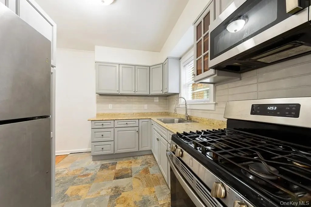 545 E 93 Street Brooklyn NY 11236