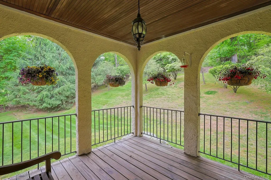 77 Central Drive Briarcliff Manor NY 10510