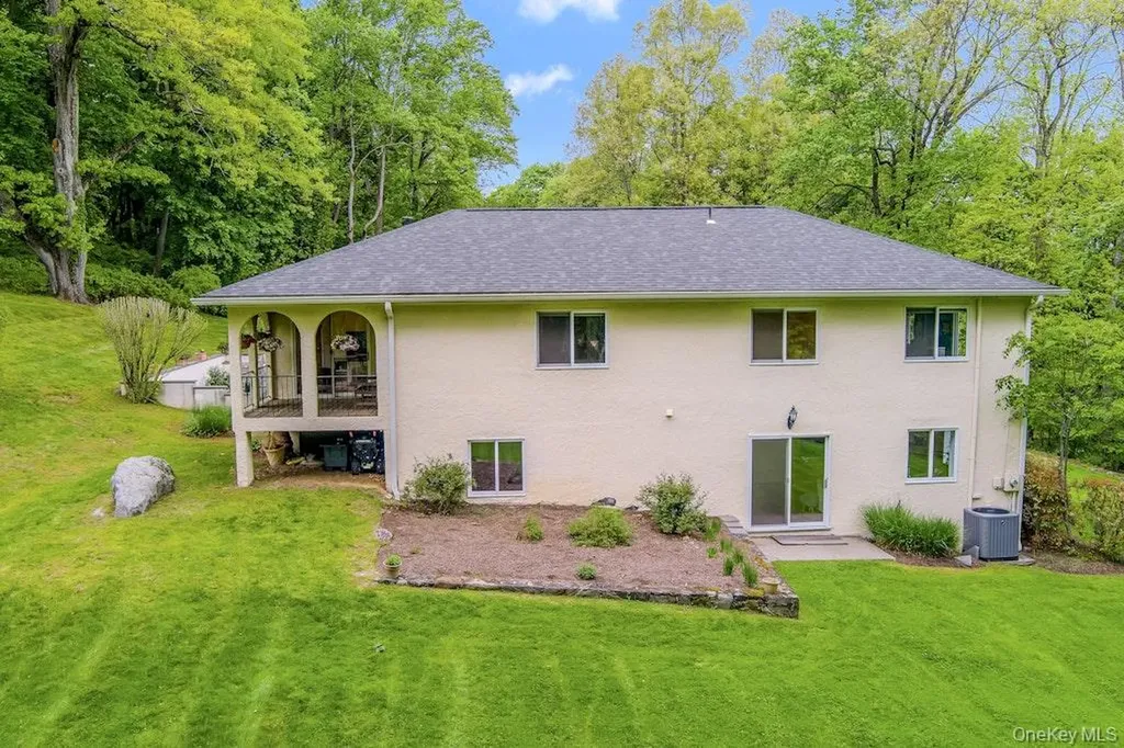 77 Central Drive Briarcliff Manor NY 10510