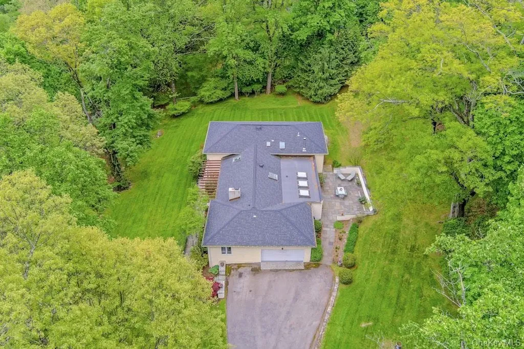 77 Central Drive Briarcliff Manor NY 10510