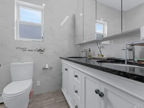 252-15 82nd Avenue Bellerose NY 11426
