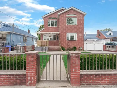 252-15 82nd Avenue Bellerose NY 11426
