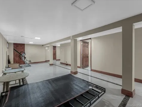 252-15 82nd Avenue Bellerose NY 11426