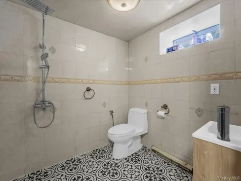 252-15 82nd Avenue Bellerose NY 11426