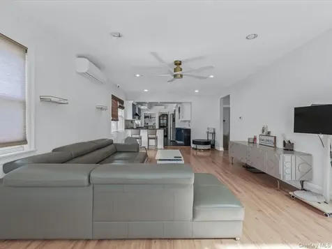 252-15 82nd Avenue Bellerose NY 11426