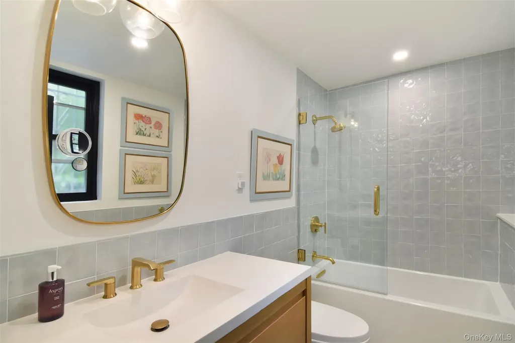 72 Pondfield Road West Bronxville NY 10708