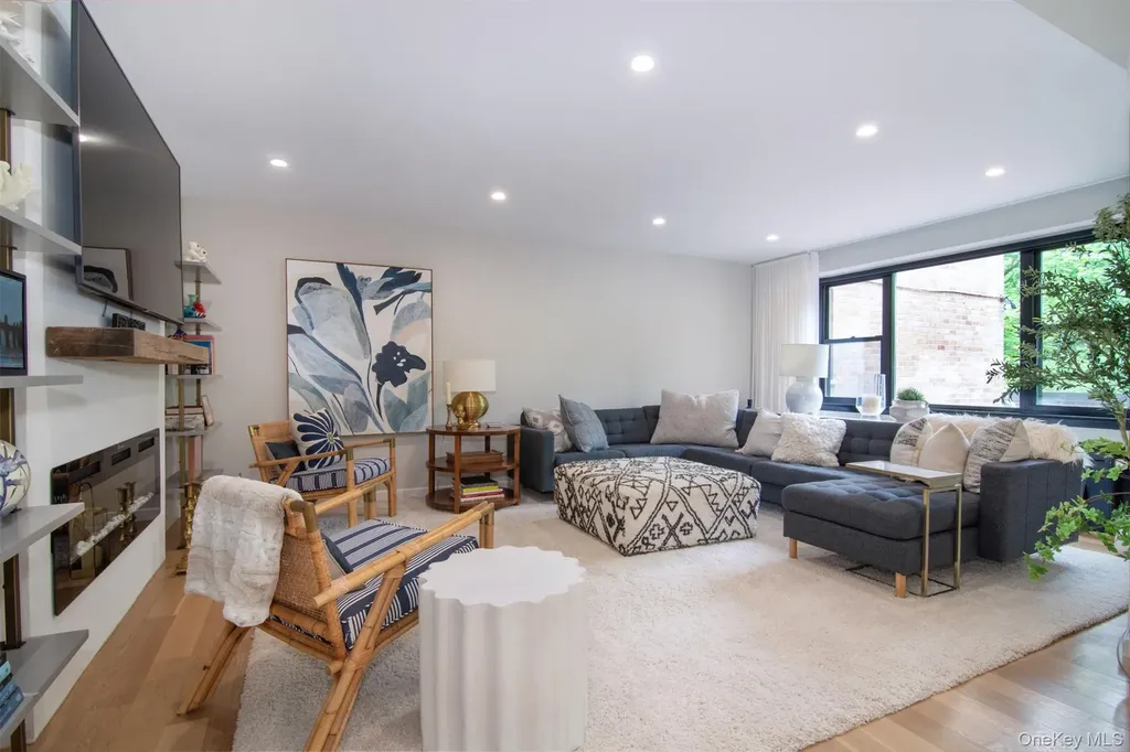 72 Pondfield Road West Bronxville NY 10708