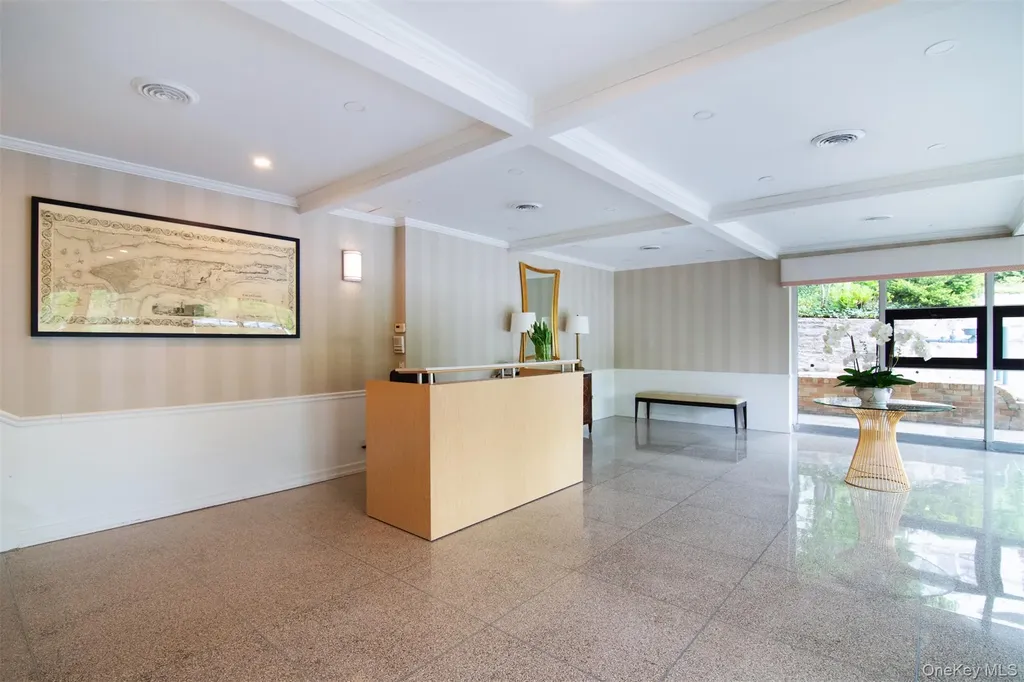 72 Pondfield Road West Bronxville NY 10708