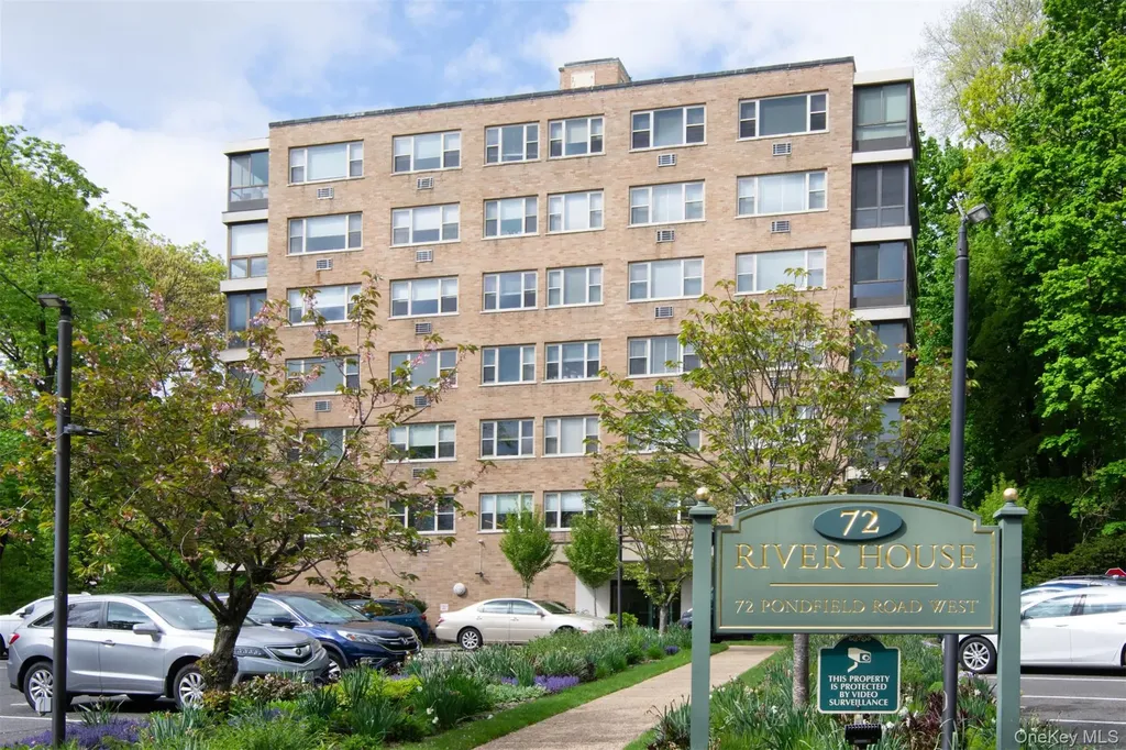 72 Pondfield Road West Bronxville NY 10708