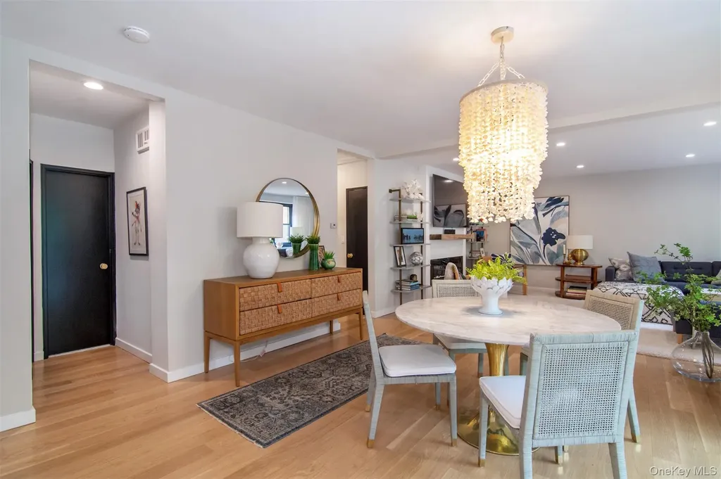 72 Pondfield Road West Bronxville NY 10708