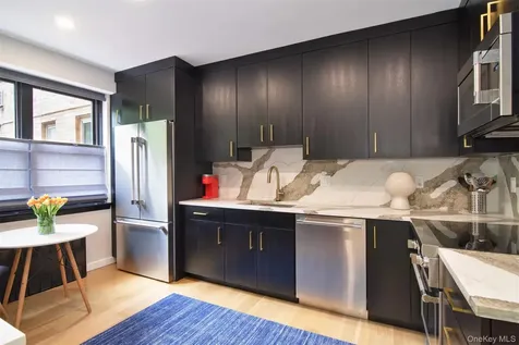 72 Pondfield Road West Bronxville NY 10708