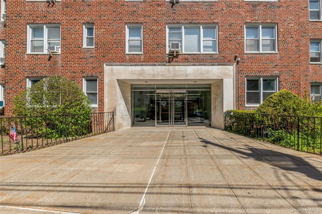25 Sunnyside Drive Yonkers NY 10705