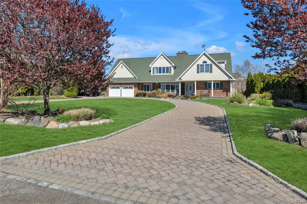 227 W Islip Road West Islip NY 11795