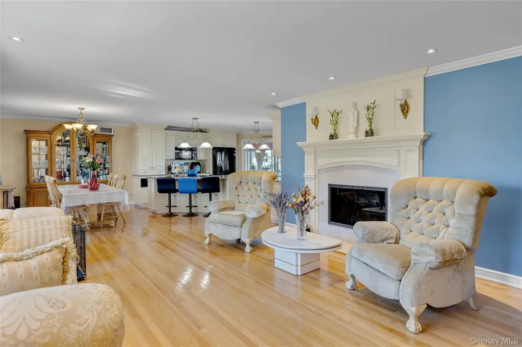 227 W Islip Road West Islip NY 11795