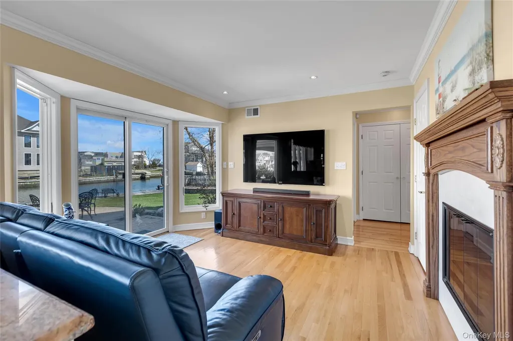 227 W Islip Road West Islip NY 11795