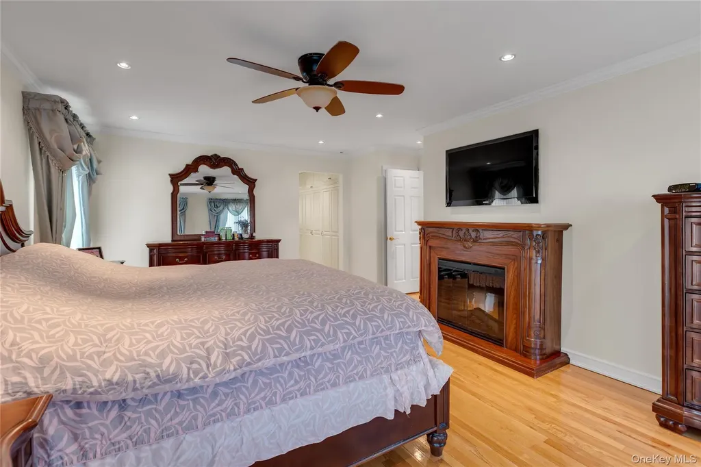 227 W Islip Road West Islip NY 11795