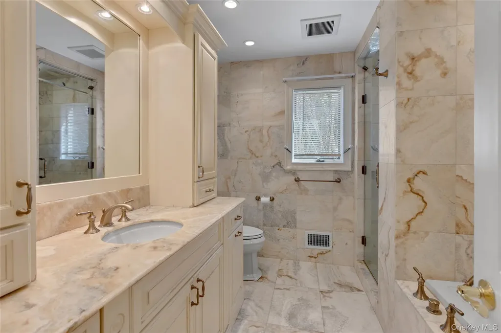 227 W Islip Road West Islip NY 11795