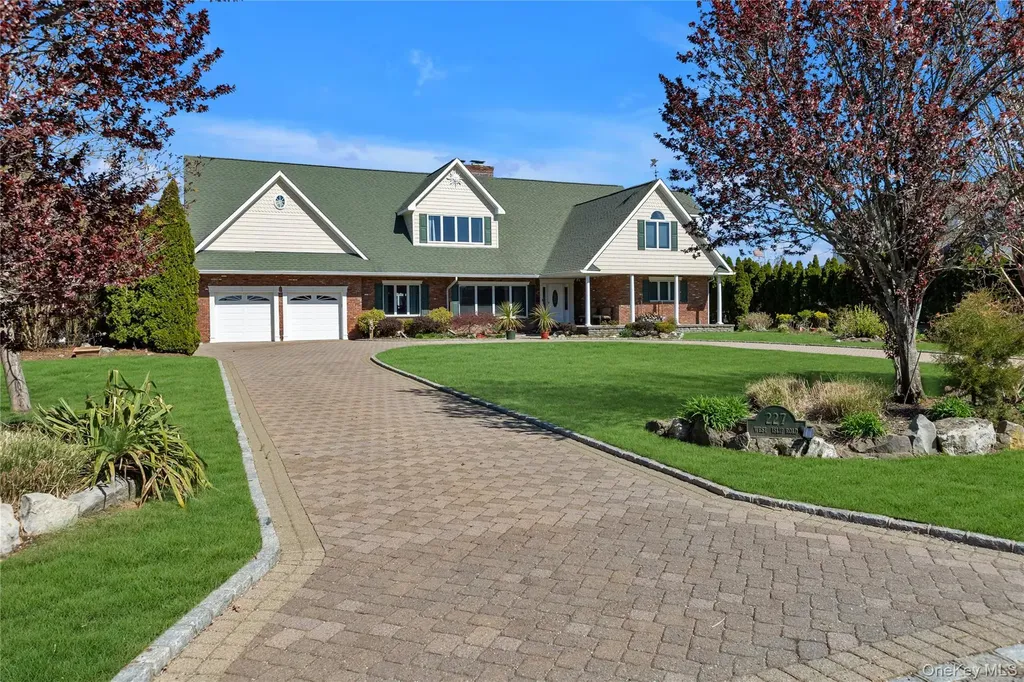 227 W Islip Road West Islip NY 11795