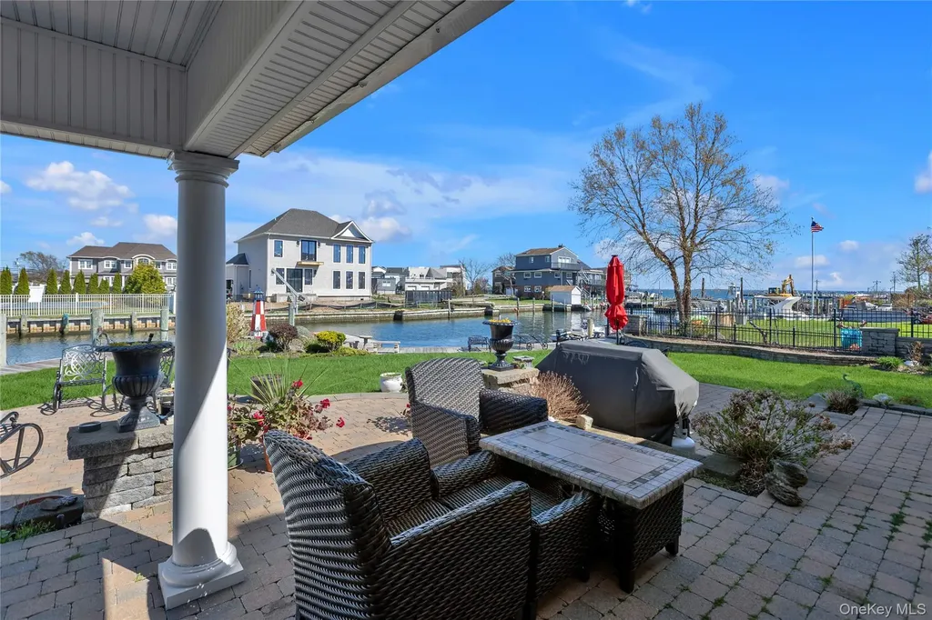 227 W Islip Road West Islip NY 11795