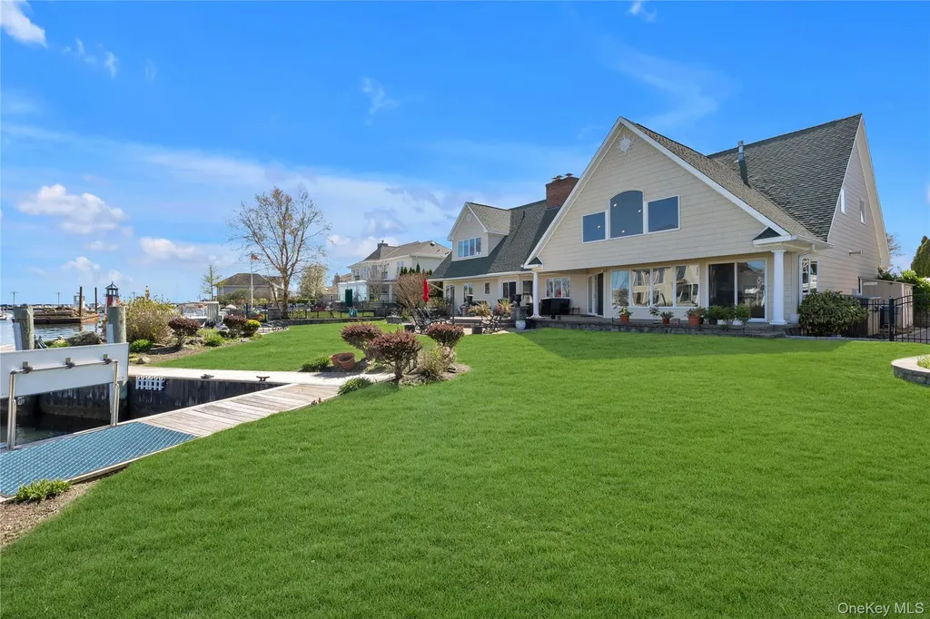 227 W Islip Road West Islip NY 11795