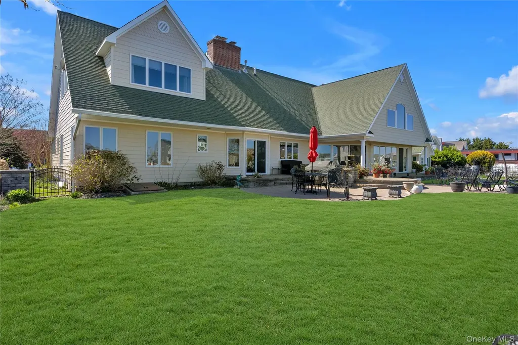 227 W Islip Road West Islip NY 11795
