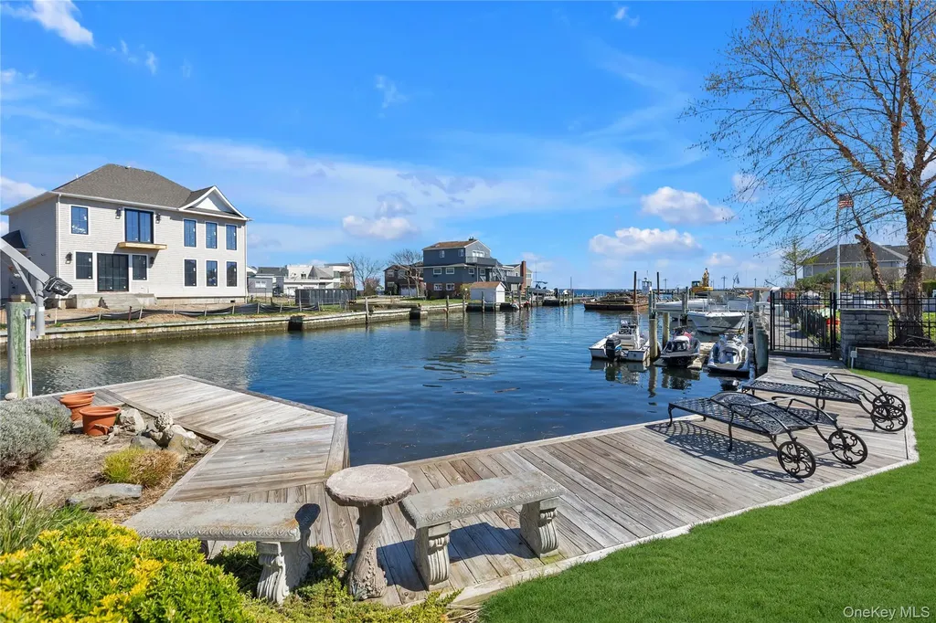 227 W Islip Road West Islip NY 11795