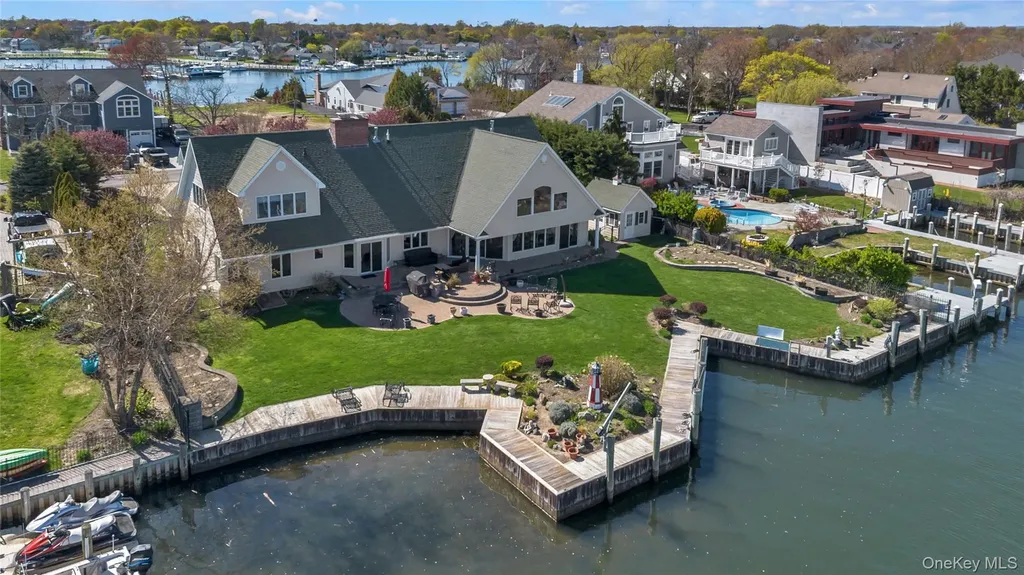 227 W Islip Road West Islip NY 11795