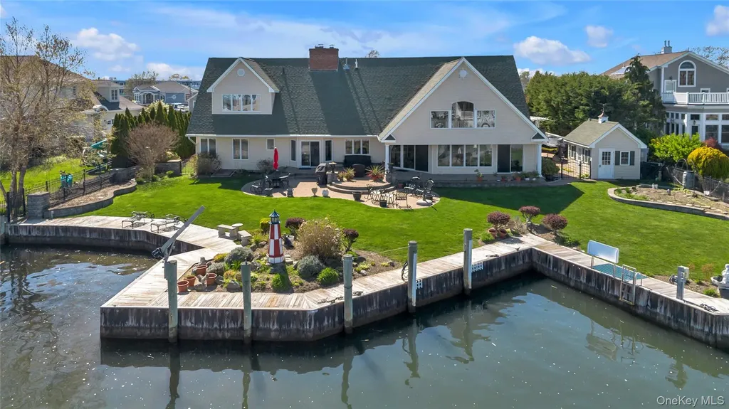 227 W Islip Road West Islip NY 11795