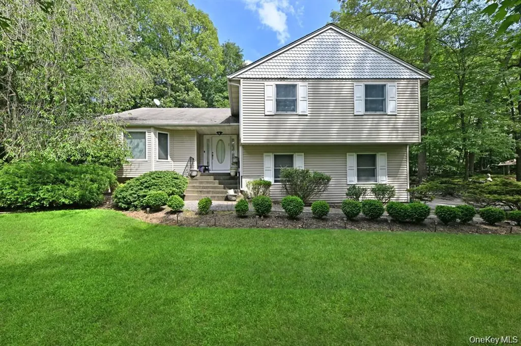 17 E Stemmer Lane Suffern NY 10901