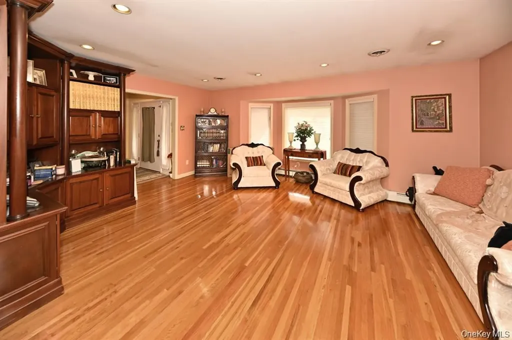 17 E Stemmer Lane Suffern NY 10901