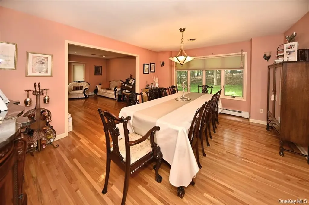 17 E Stemmer Lane Suffern NY 10901