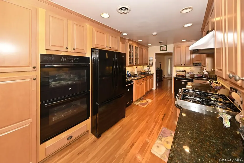 17 E Stemmer Lane Suffern NY 10901