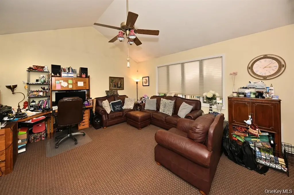17 E Stemmer Lane Suffern NY 10901