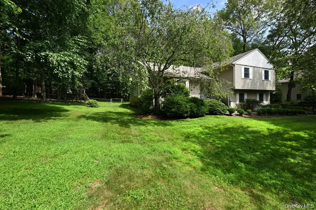 17 E Stemmer Lane Suffern NY 10901