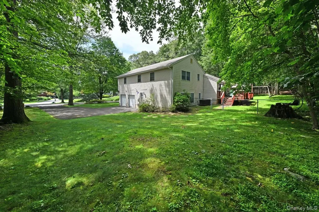 17 E Stemmer Lane Suffern NY 10901