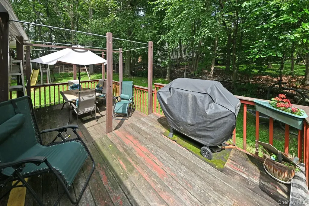 17 E Stemmer Lane Suffern NY 10901