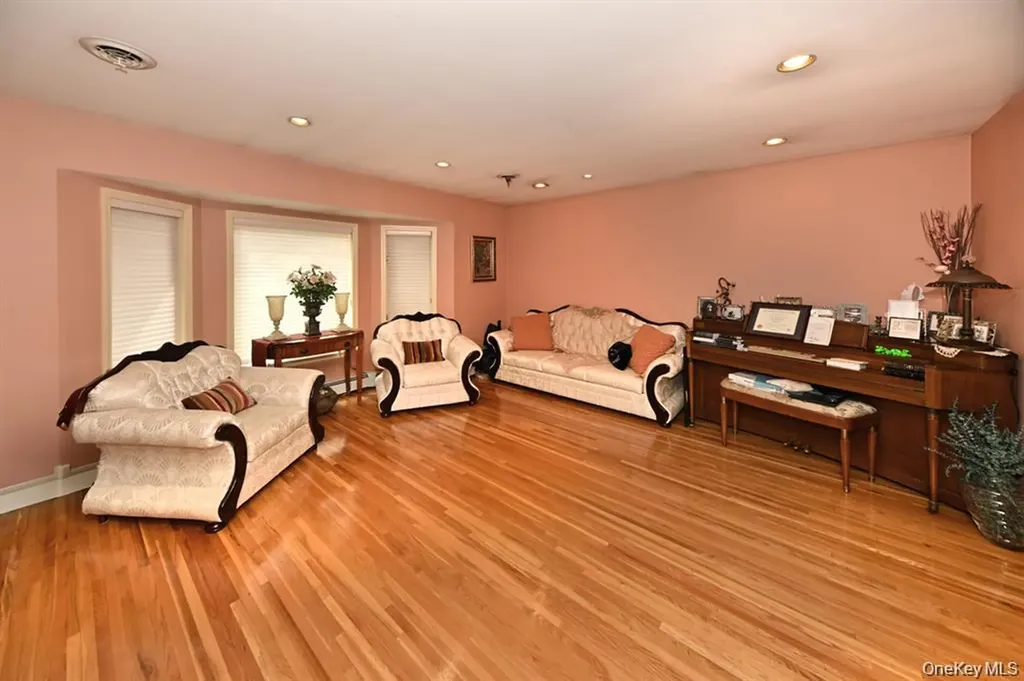 17 E Stemmer Lane Suffern NY 10901