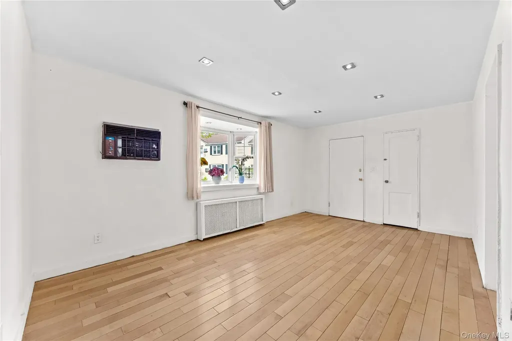 67-46 223rd Place Bayside NY 11364
