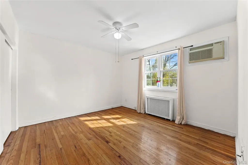 67-46 223rd Place Bayside NY 11364