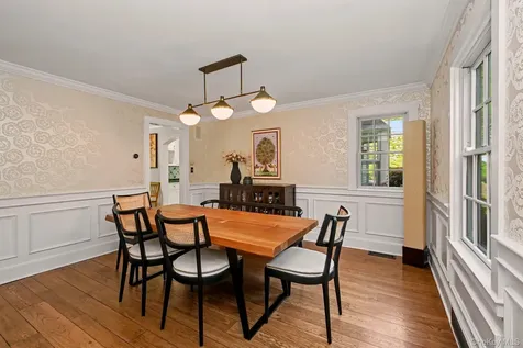 224 Old Colony Road Hartsdale NY 10530
