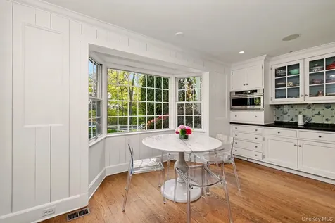 224 Old Colony Road Hartsdale NY 10530