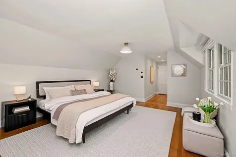 224 Old Colony Road Hartsdale NY 10530